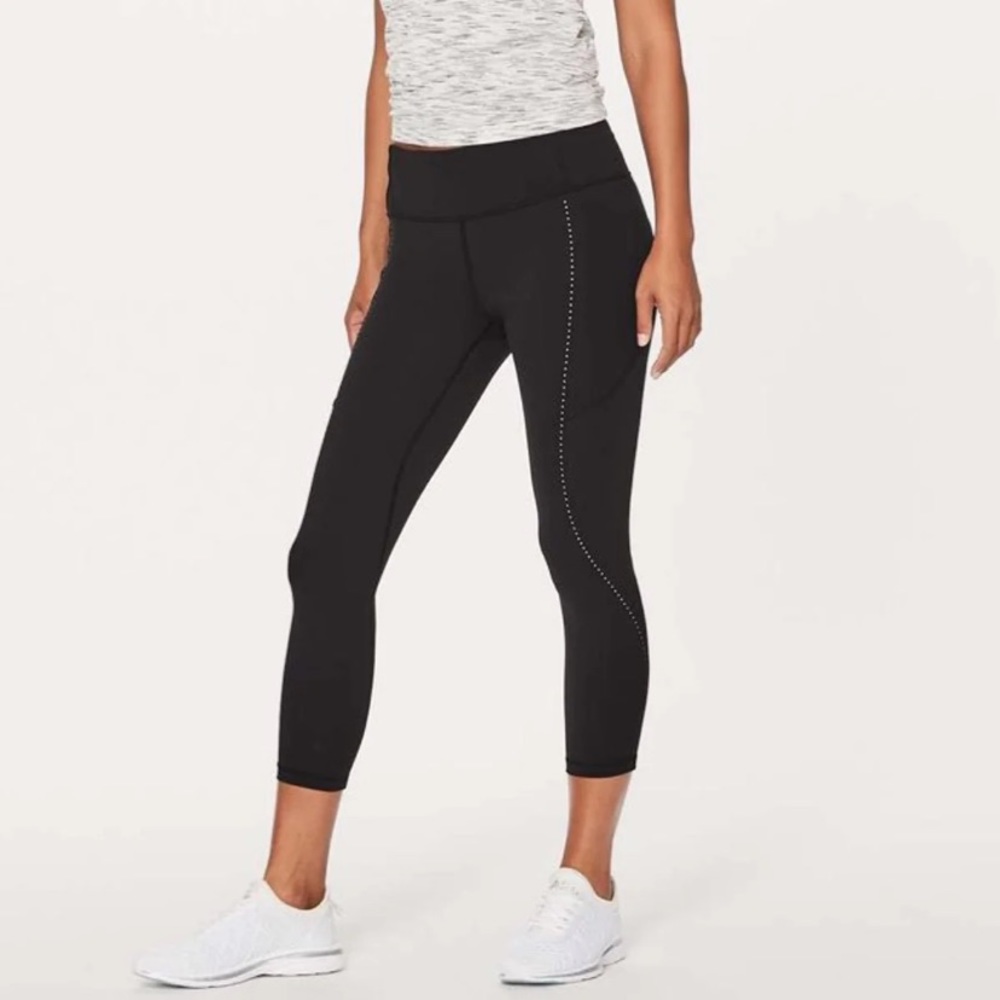 Lululemon crop train SZ 4 EUC